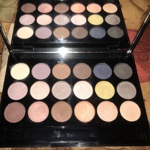Eyeshadow palette